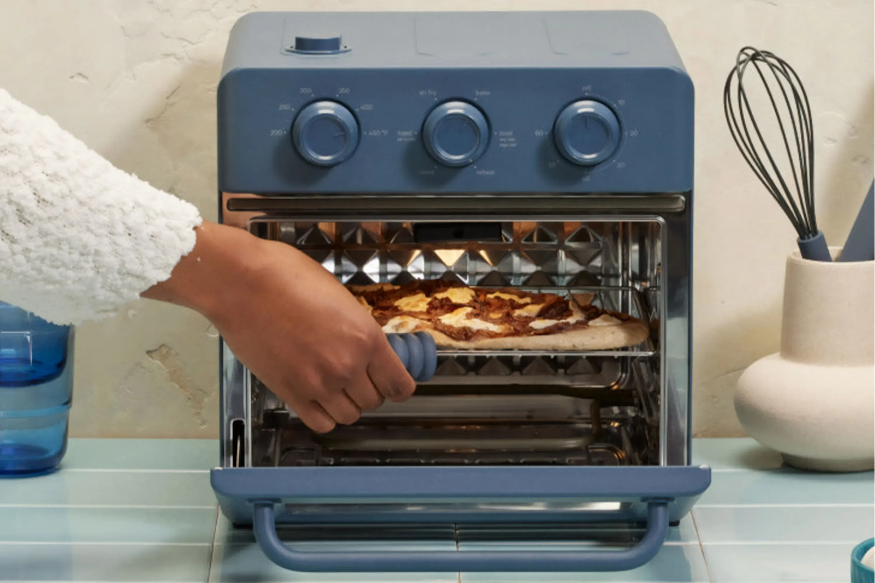 The Ultimate Guide to the Black Toaster Oven: A Sleek, Smart, and Space-Saving Kitchen Essential